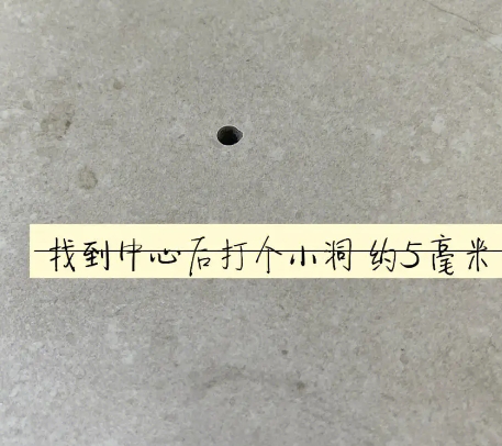 乐东瓷砖空鼓维修公司专业解答在瓷砖铺贴过程中，如果砂料搅拌不均匀，将会带来以下问题
