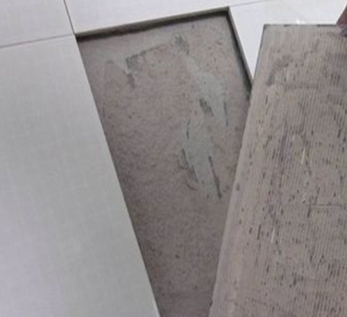 乐东瓷砖空鼓维修公司分享瓷砖铺贴时如果打浆（即涂抹在瓷砖背面和基层上的砂浆或瓷砖胶）过少，会带来以下问题